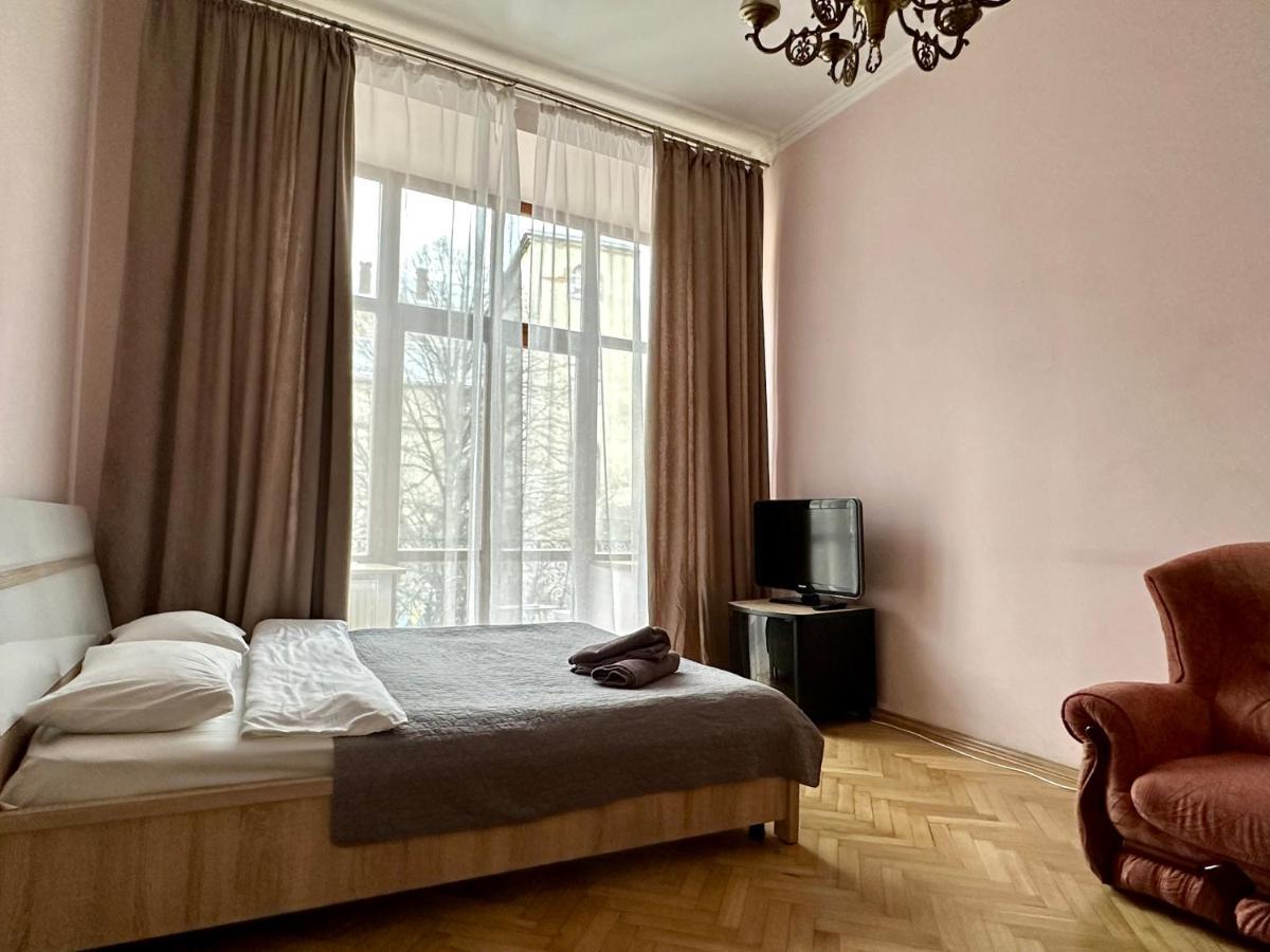 Romantic Apartments - Оn Valova Street Lviv Extérieur photo