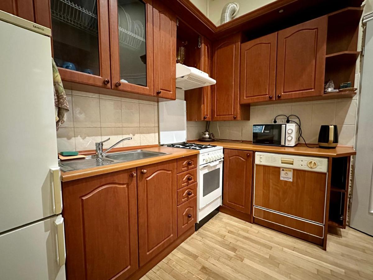 Romantic Apartments - Оn Valova Street Lviv Extérieur photo