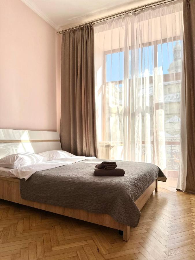 Romantic Apartments - Оn Valova Street Lviv Extérieur photo