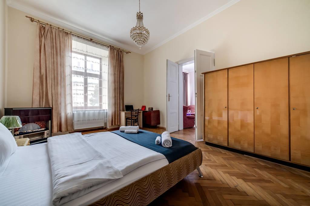 Romantic Apartments - Оn Valova Street Lviv Extérieur photo