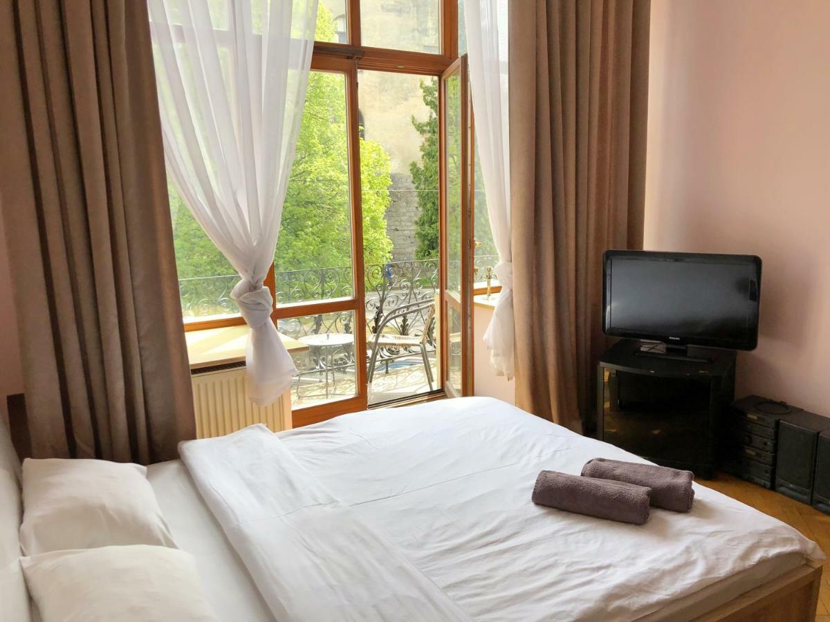 Romantic Apartments - Оn Valova Street Lviv Extérieur photo